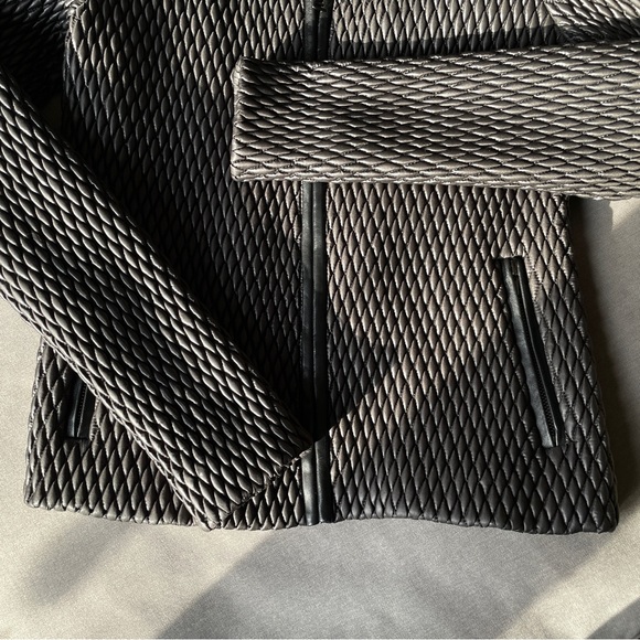 KELLI KOURI Diamond Quilted Scuba Jacket with Rabbit Fur Collar NWT - Picture 3 of 7